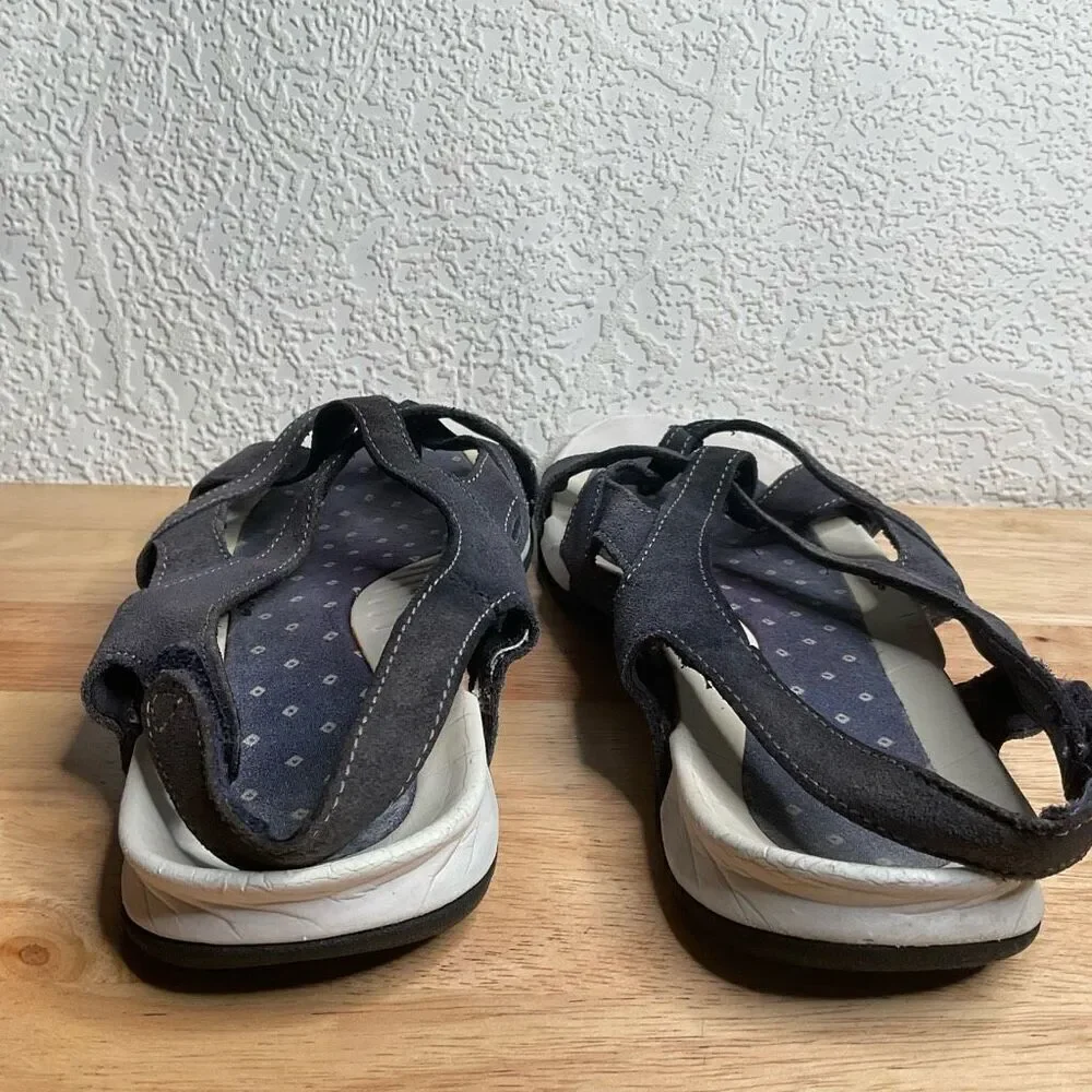 Lands' End Woman's Comfort gray suede strappy‎  flat sandals size 9B